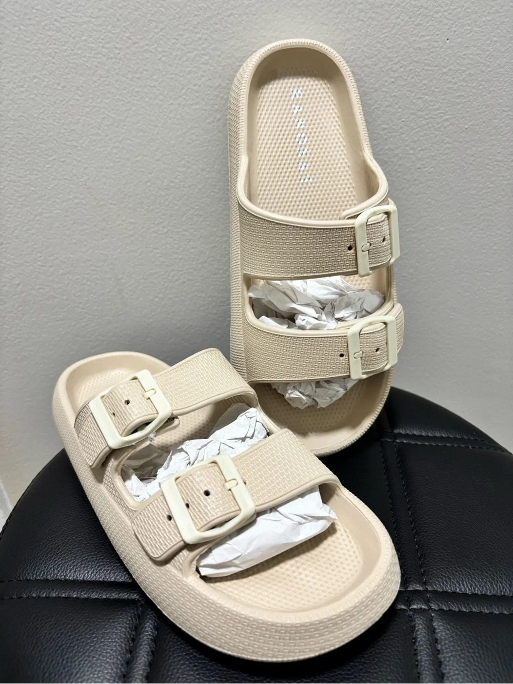 Woman’s 38/39 Cream Double Buckle Slide Sandals New Never Wore